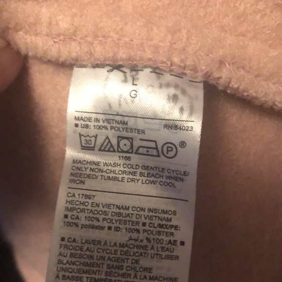 Pretty Pink Fuzzy Old Navy Women’s Jacket 🧥 Size Large Made In Vietnam - Picture 14 of 16